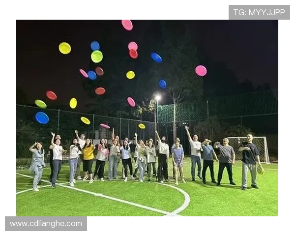 武汉飞盘队与重庆飞盘队赛后复盘团队协作的精彩瞬间与经验分享