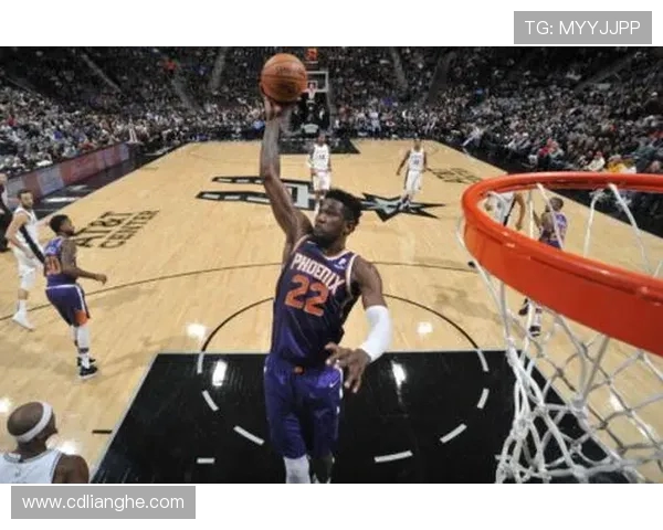 圣诞大战精彩上演马刺与太阳激烈对决引发球迷热议 圣诞大战精彩上演马刺与太阳激烈对决引发球迷热议